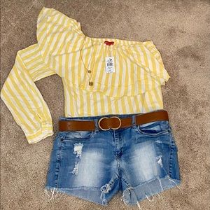 Bold Gold/White Saks Fifth Ave Off Shoulder top 🌟